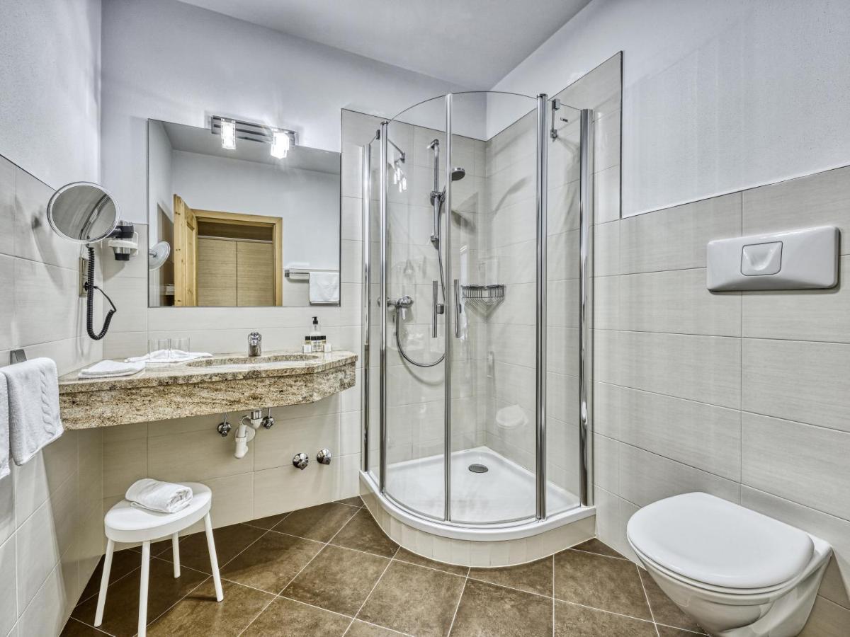 Hotel Traubenheim Tirolo Bagian luar foto