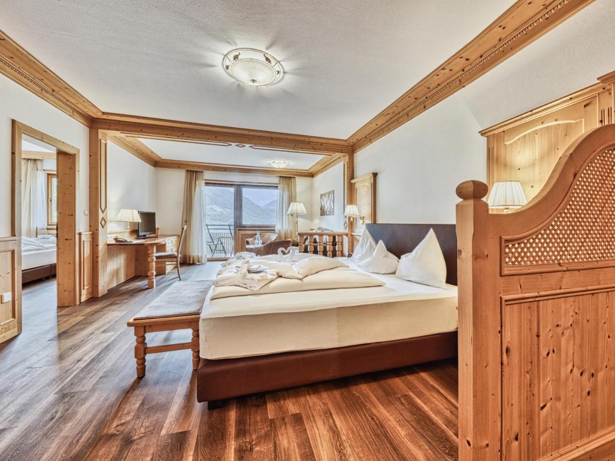 Hotel Traubenheim Tirolo Bagian luar foto