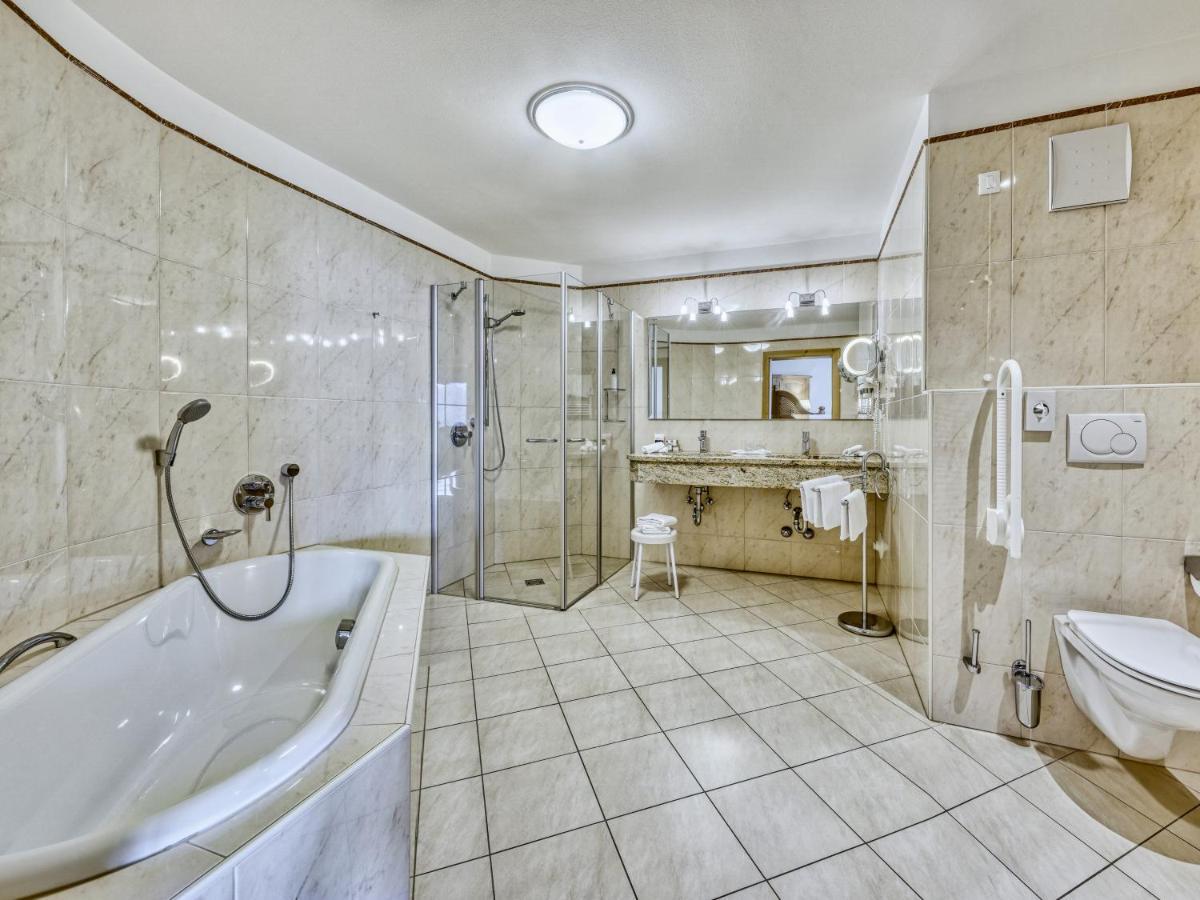 Hotel Traubenheim Tirolo Bagian luar foto