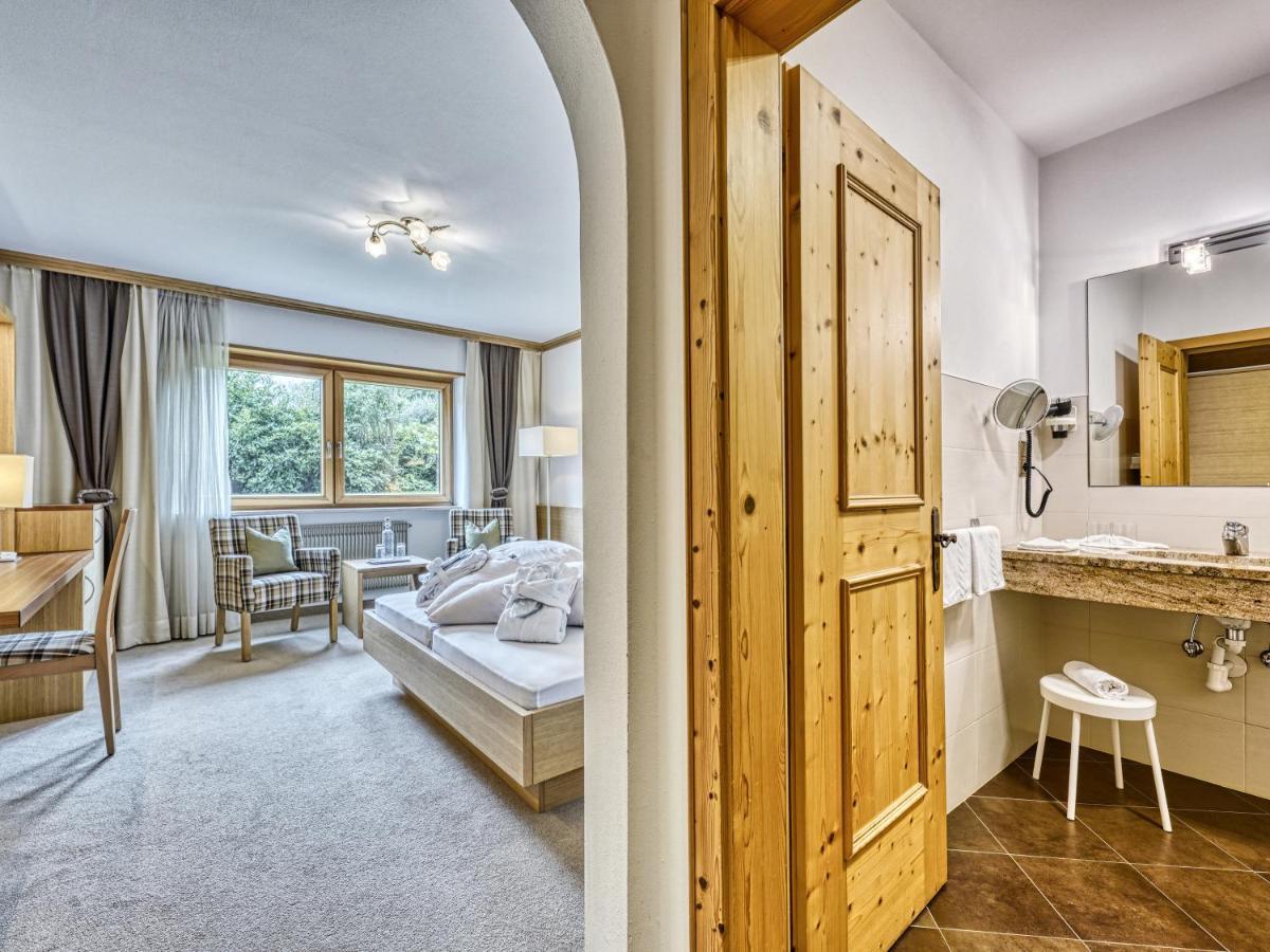 Hotel Traubenheim Tirolo Bagian luar foto